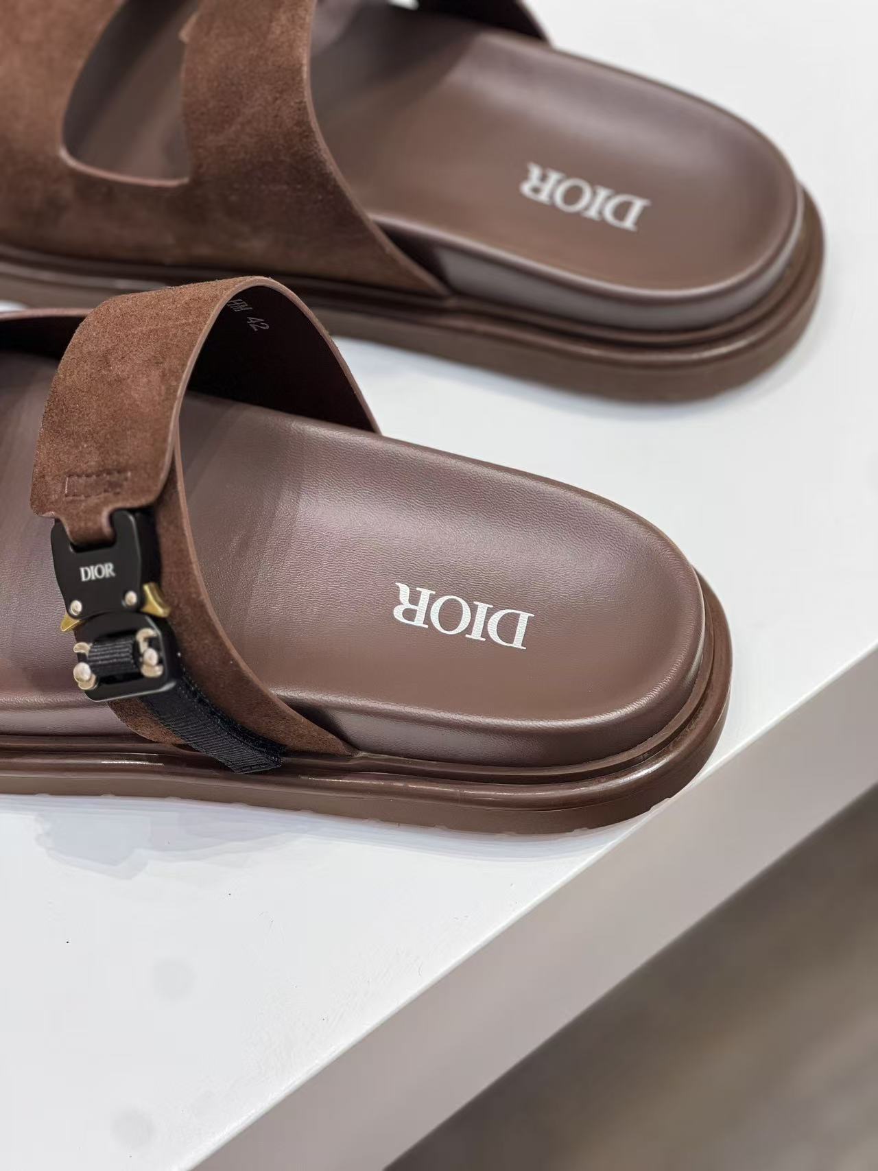 Dior Aqua サンダル