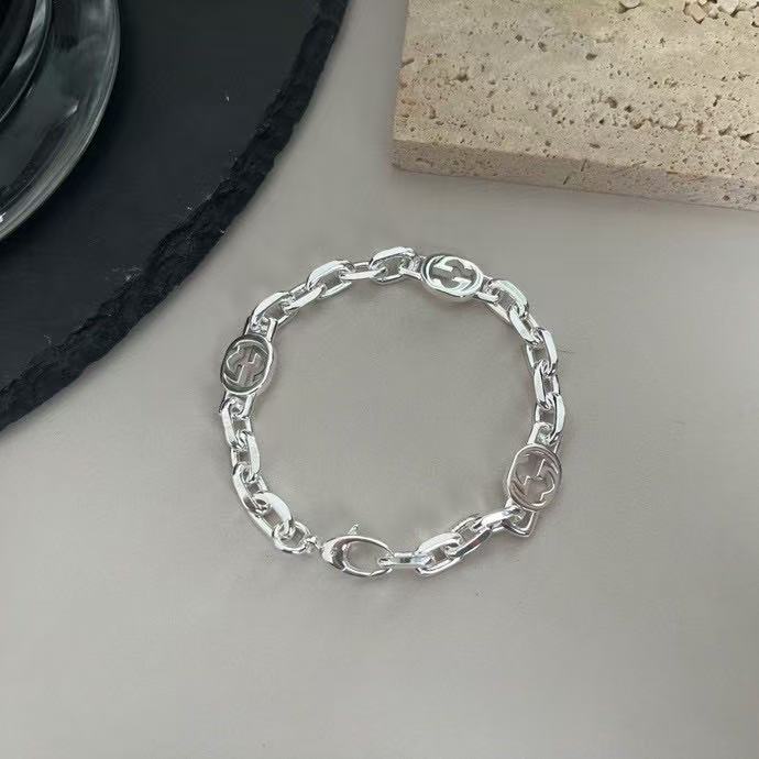 GUCCI 〔グッチ インターロッキング〕チェーン ブレスレット