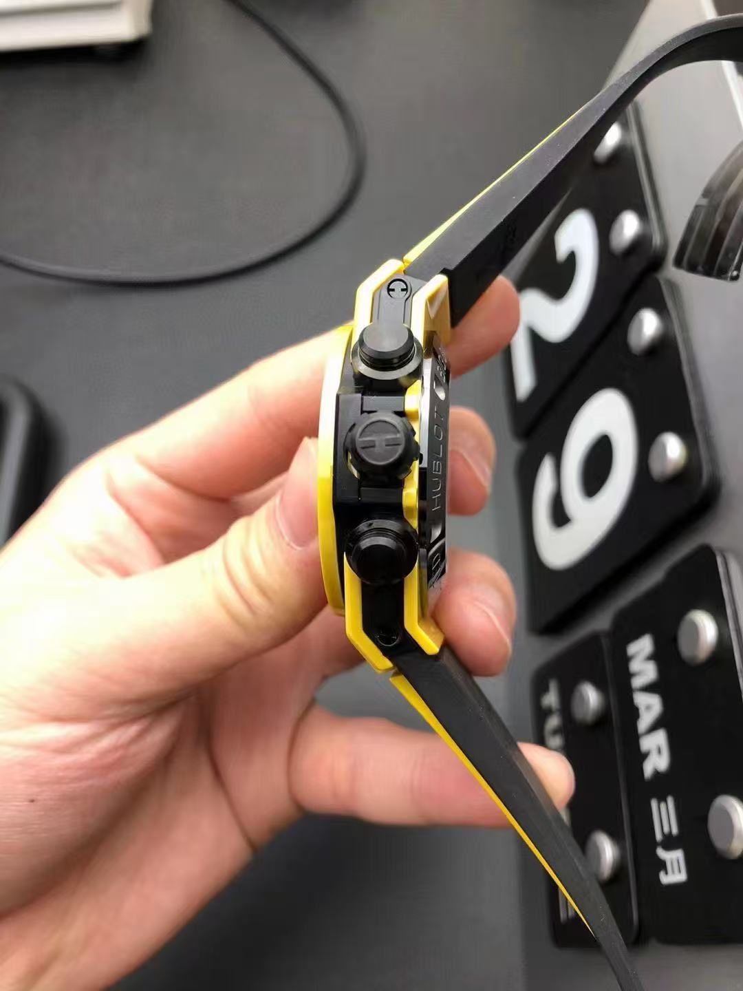 HUBLOT ウブロ ビッグ・バン ウニコ イエローマジック