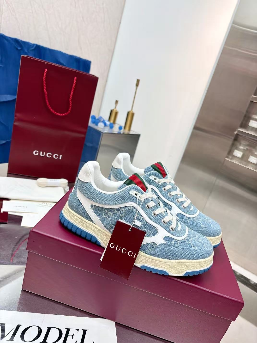 GUCCI 〔グッチ リウェブ〕ウィメンズ スニーカー