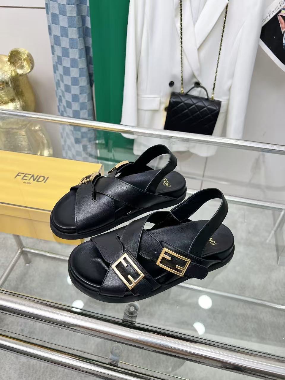 Fendi フェンディ フィール ブラックレザー スライド