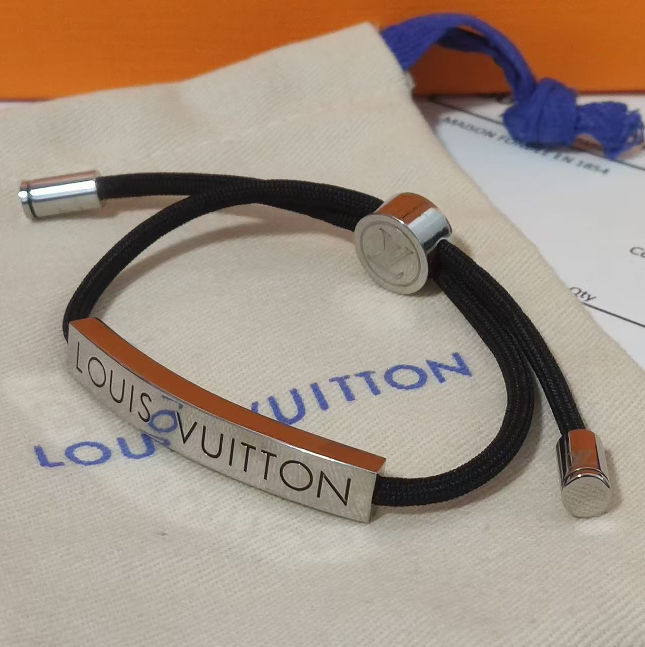 Louis vuitton ブレスレット･LV スペース