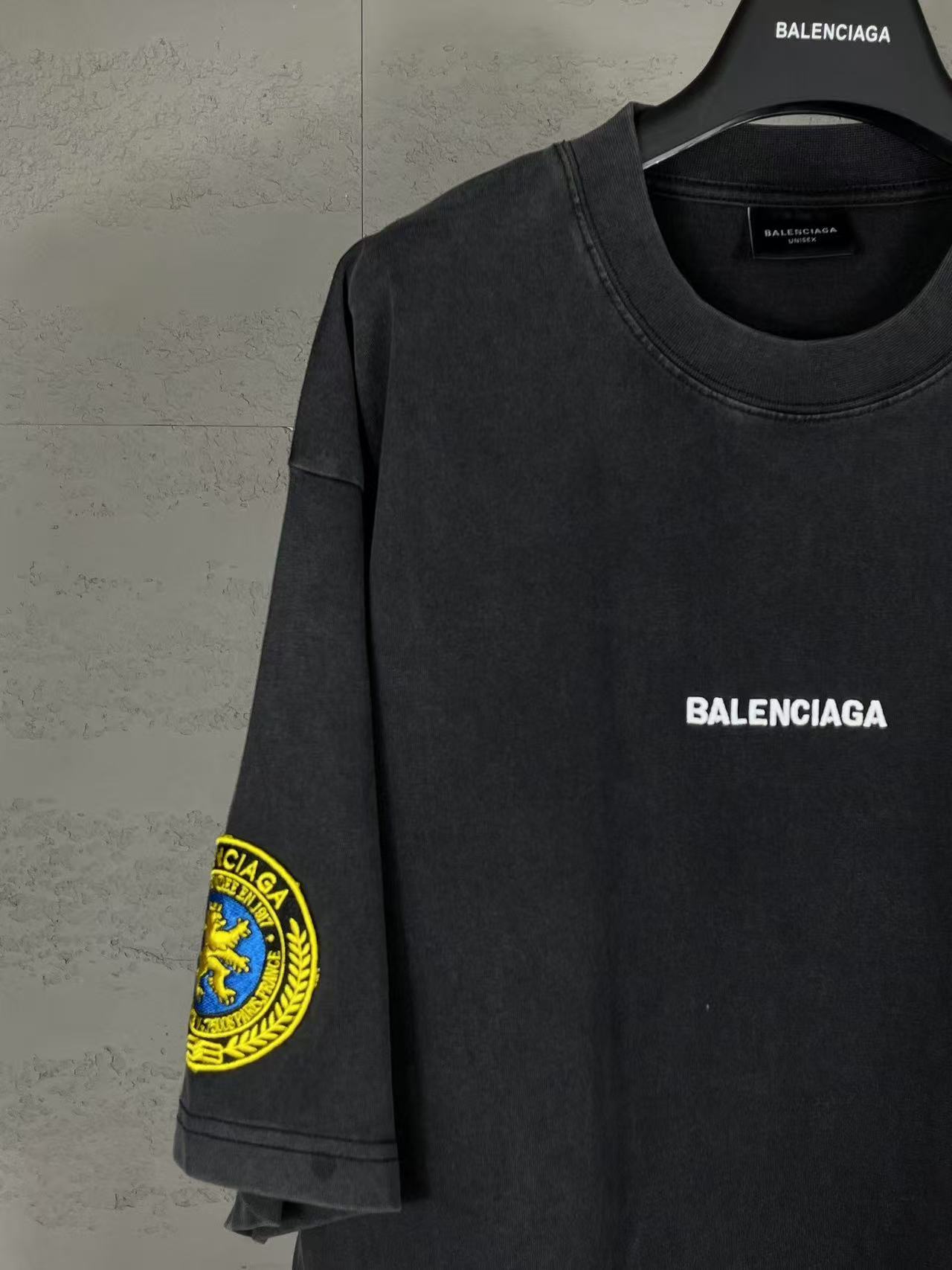 Balenciaga ブラック の メンズ UNIFORM MERCH オーバーサイズ Tシャツ