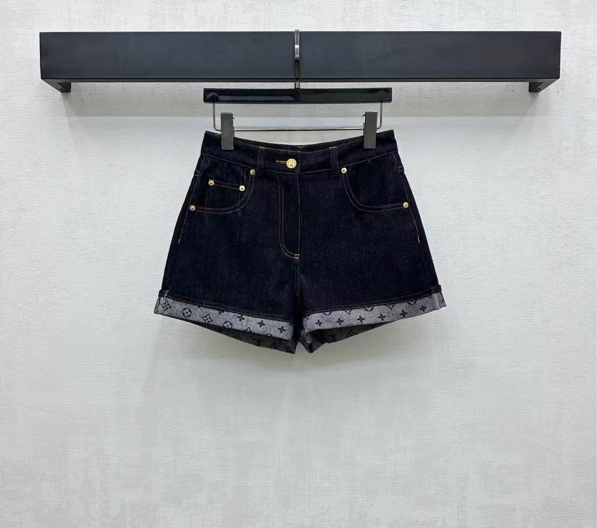Louis vuitton カフドヘム デニムミニショーツ