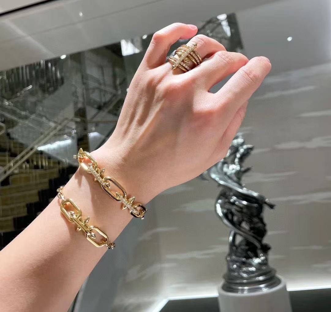 ティファニー タイタン by ファレル・ウィリアムス リンク ブレスレット ゴールドにダイヤモンドをセッティング