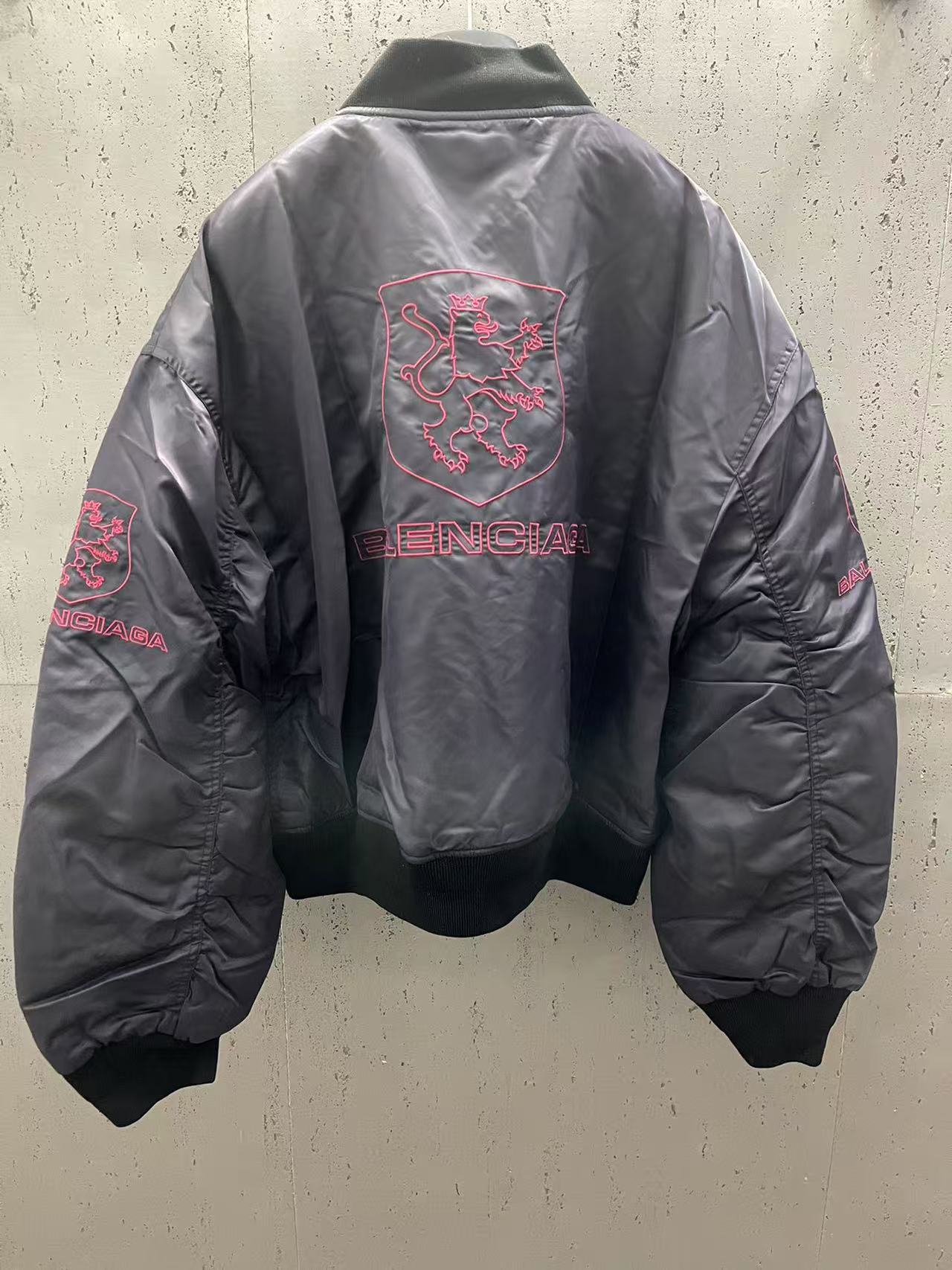Balenciaga ブラック の メンズ LION CLUB VARSITY ジャケット