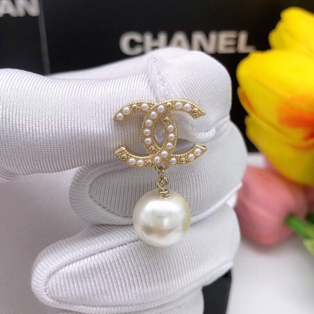 CHANEL COCOパールスウィングピアス