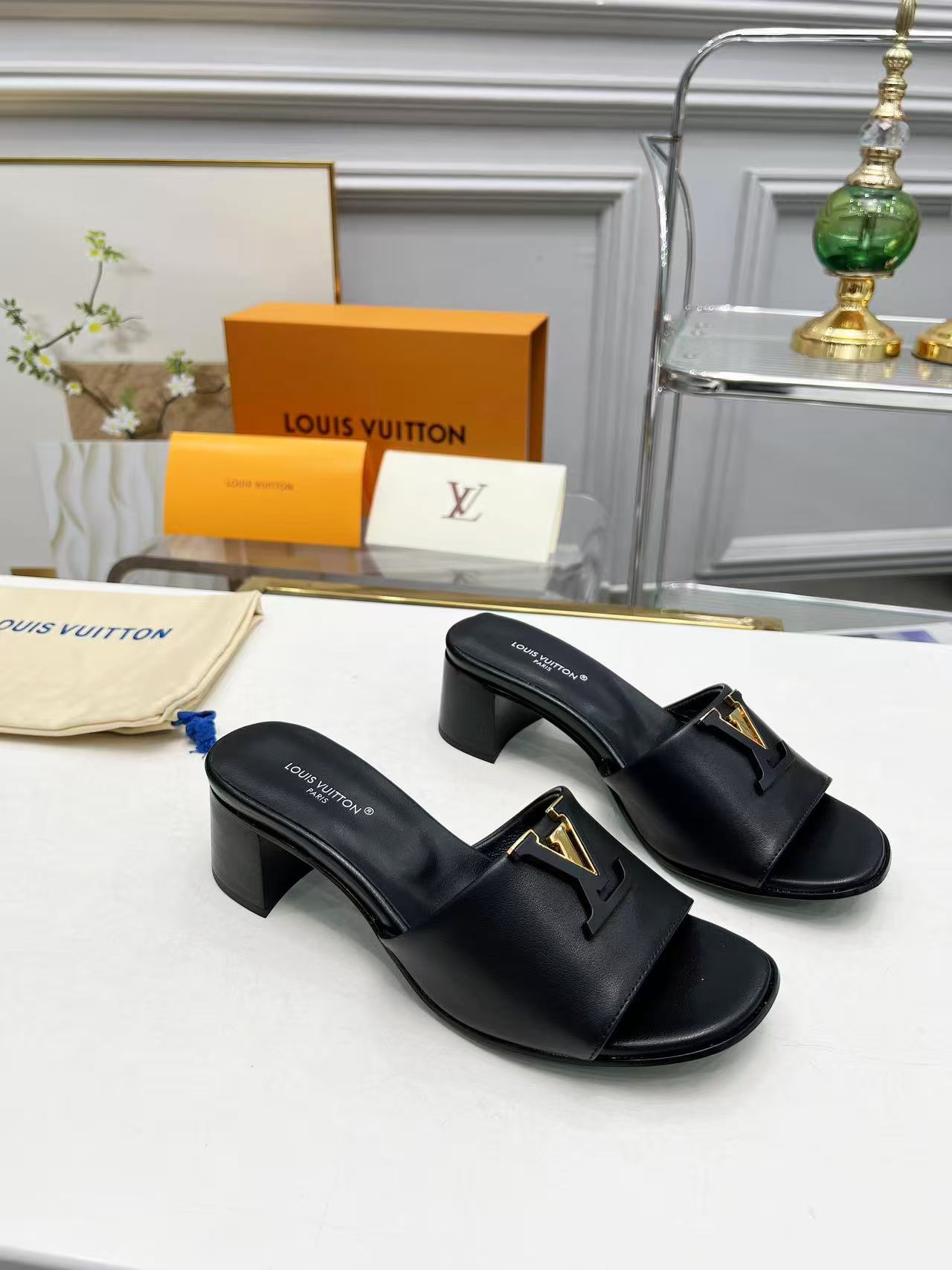 Louis vuitton マレ ミュール