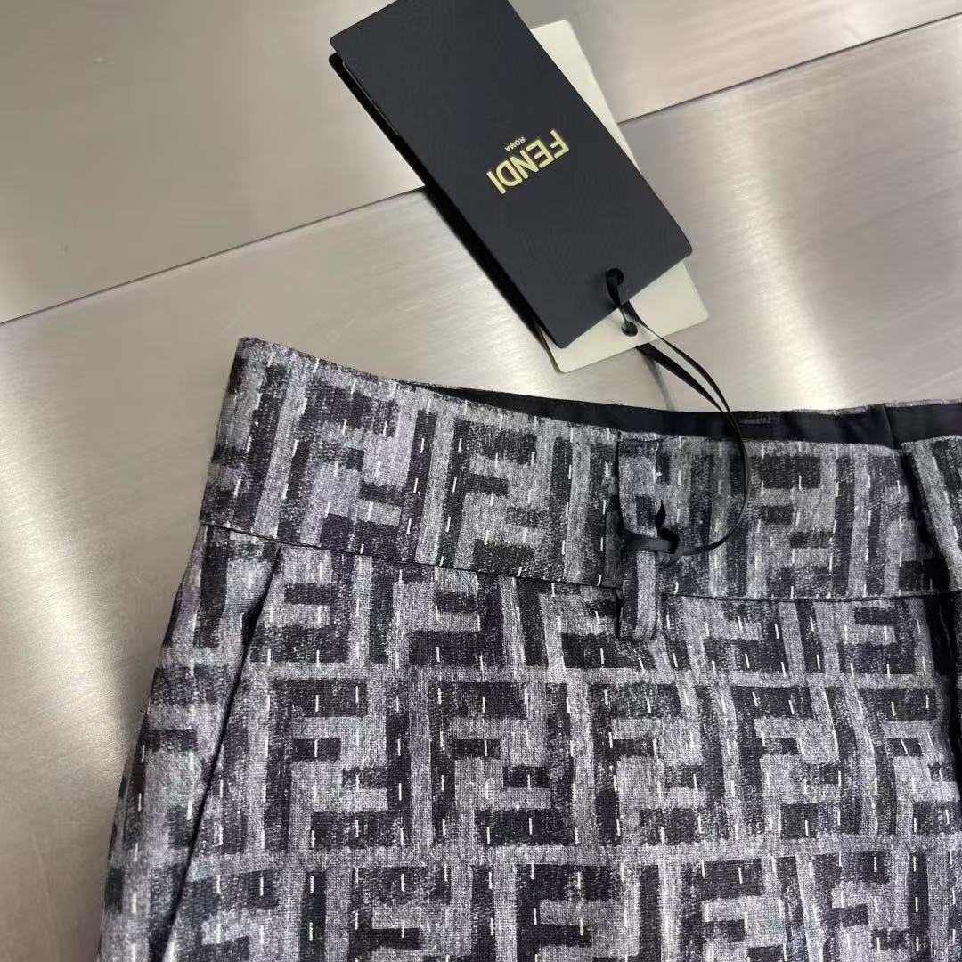 Fendi ステッチ入り ブルーFFデニム ショートパンツ