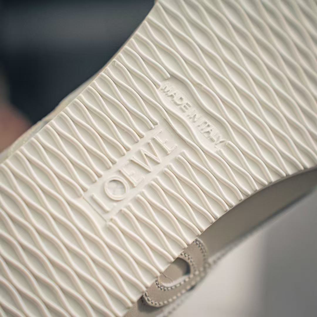 Loewe バレエランナー 2.0（ソフトカーフ）