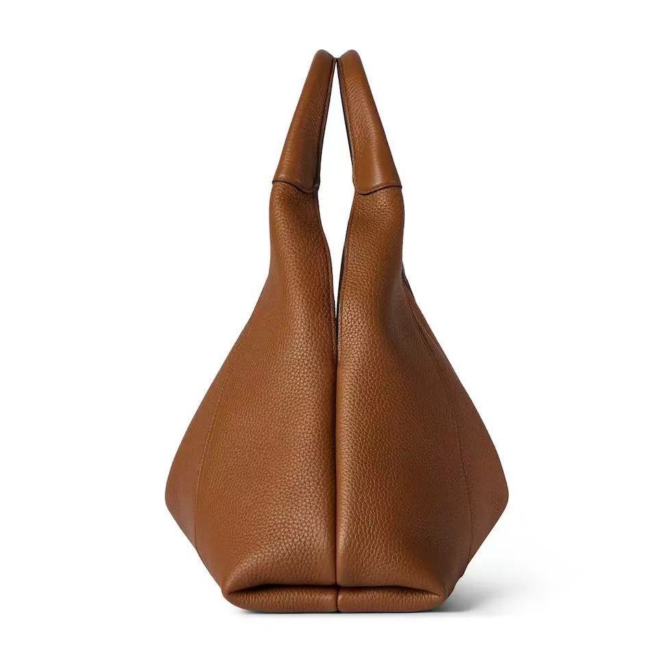 GUCCI〔グッチ ソフトビット〕マキシ ショルダーバッグ