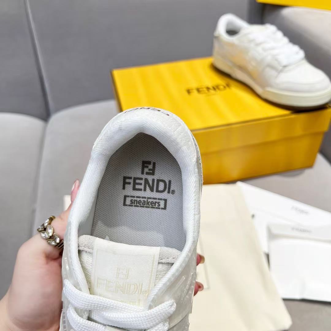 Fendi フェンディ マッチ キャンバス ロートップ ホワイトスエード