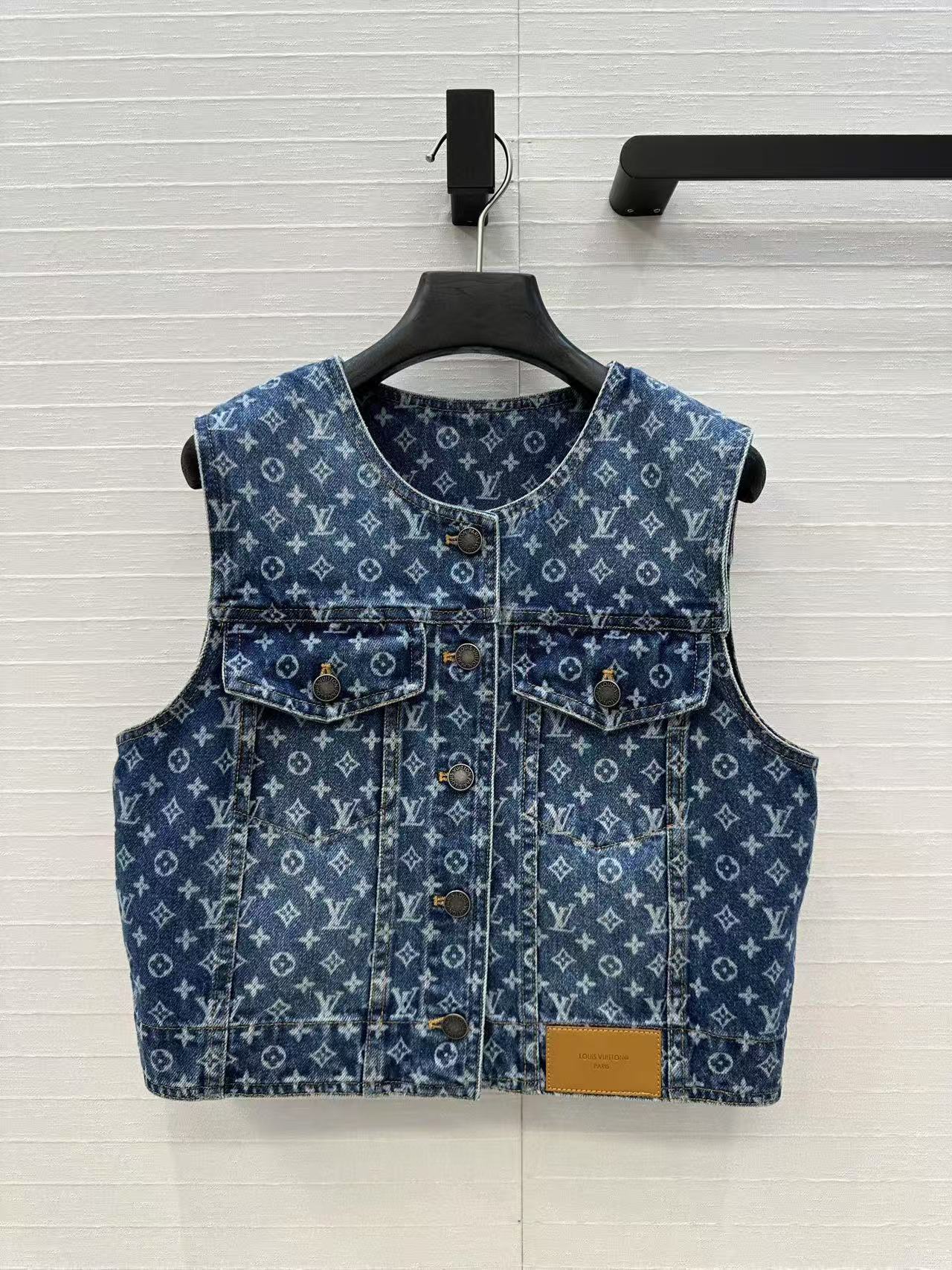 Louis vuitton スリーブレス モノグラム デニム ジャケット