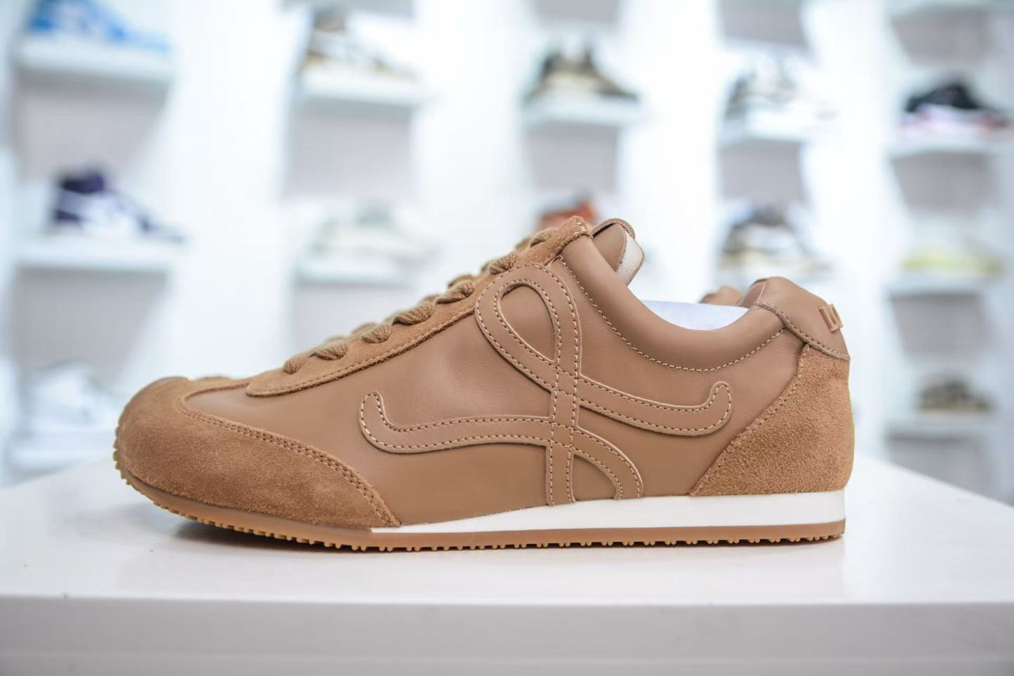 Loewe バレエランナー 2.0（ソフトカーフ）