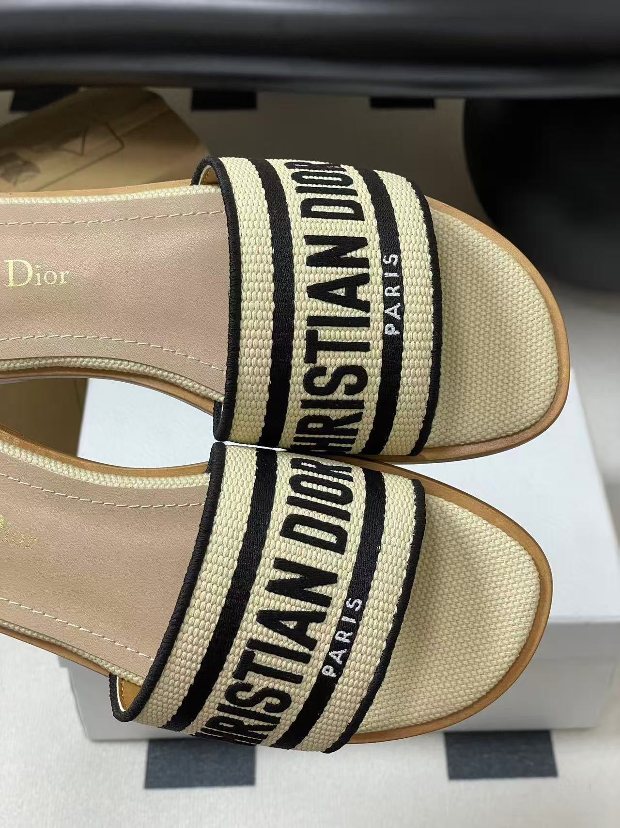 DIOR スライド ラフィア & エンブロイダリー コットン