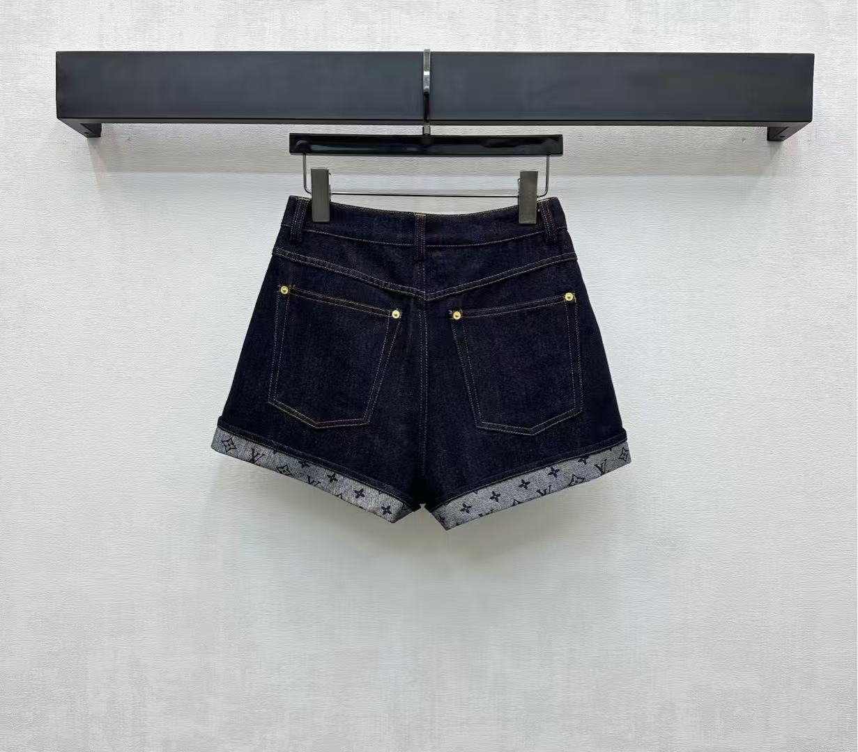 Louis vuitton カフドヘム デニムミニショーツ