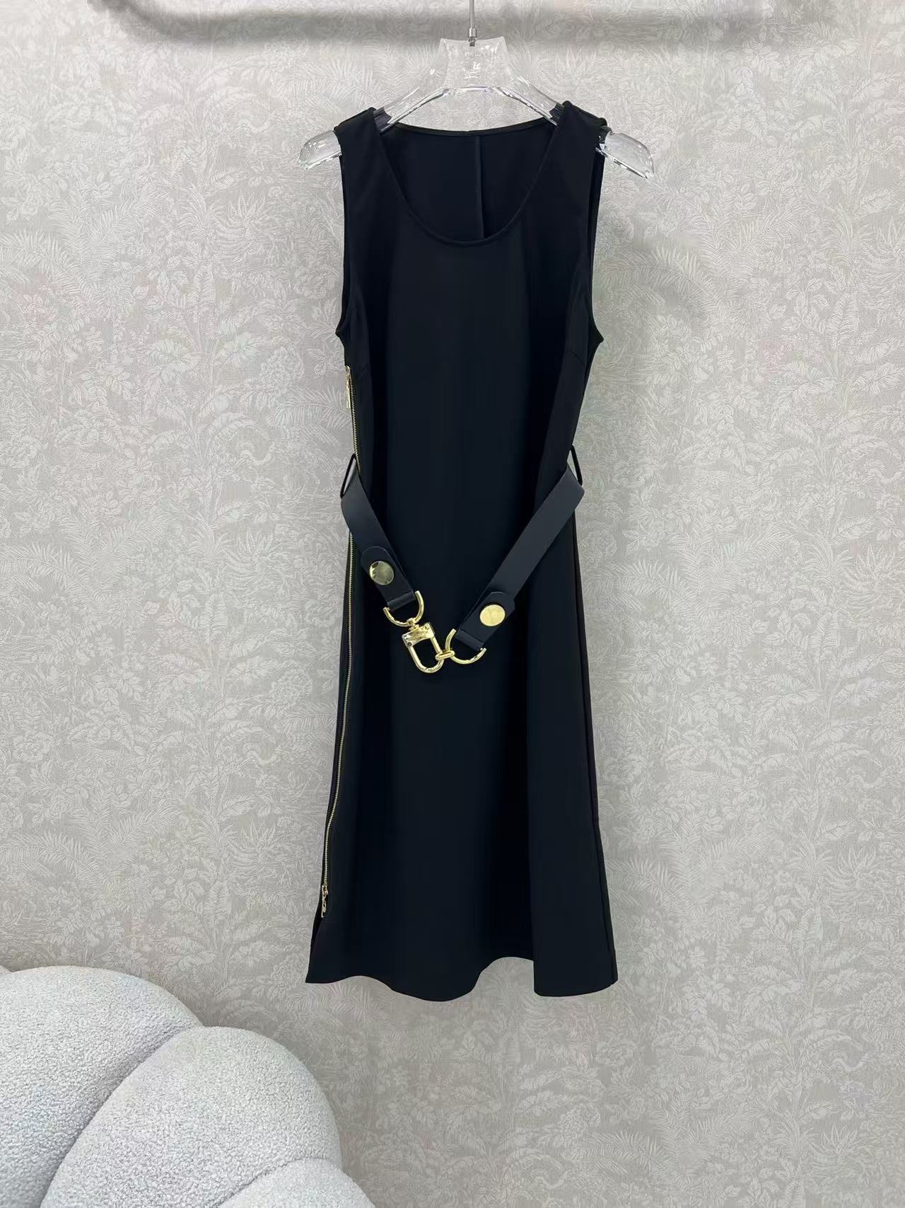 Louis vuitton カラビナベルトドレス