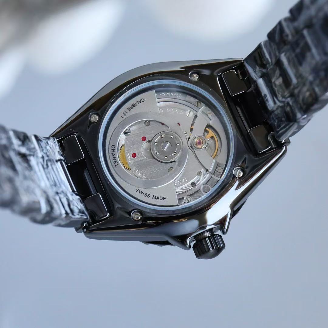 CHANEL J12 キャリバー12.2, 33mm