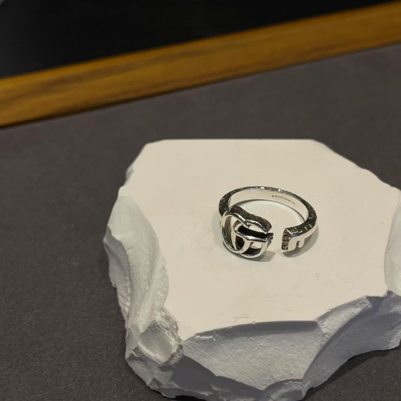 GUCCI ダブルG キーモチーフ リング