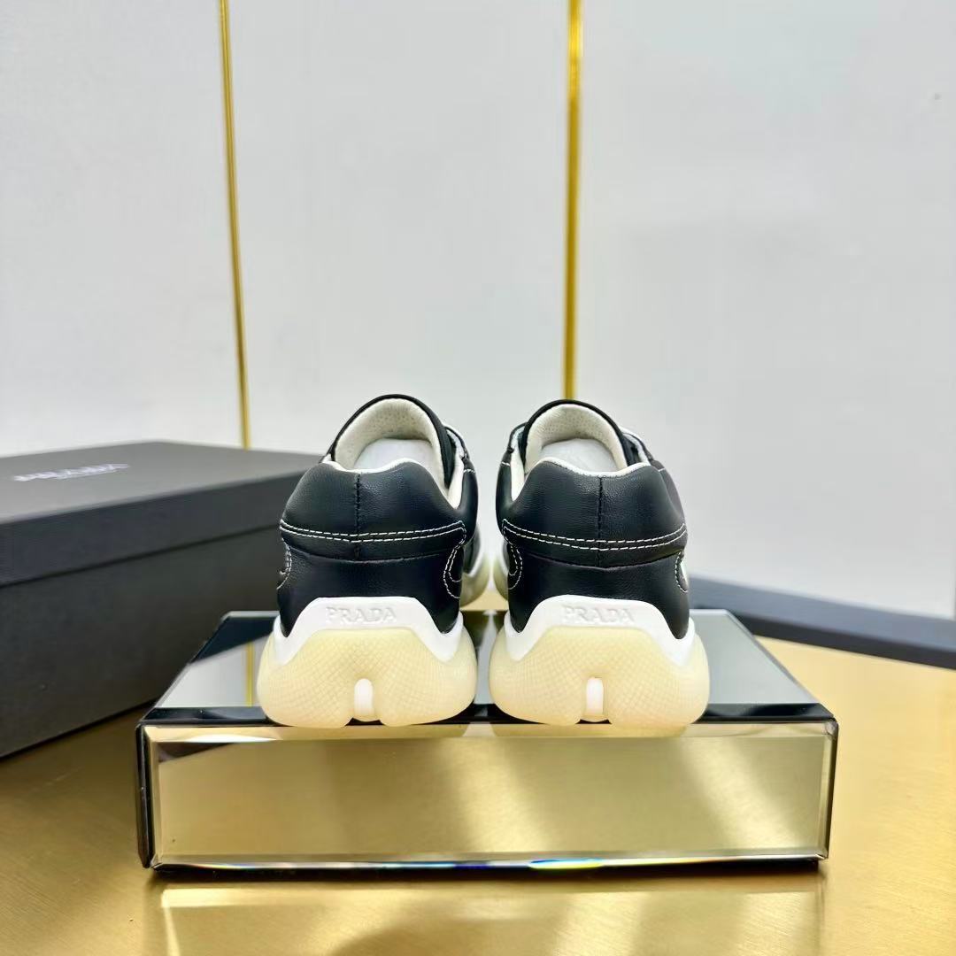 Prada ナッパレザー スニーカー