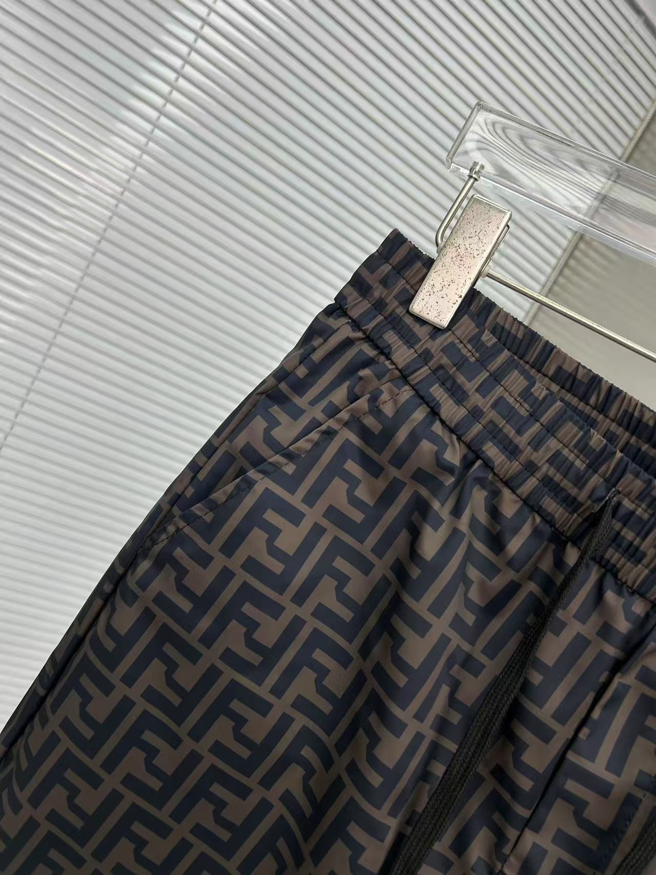 Fendi ブラックテクニカルファブリック ショートパンツ