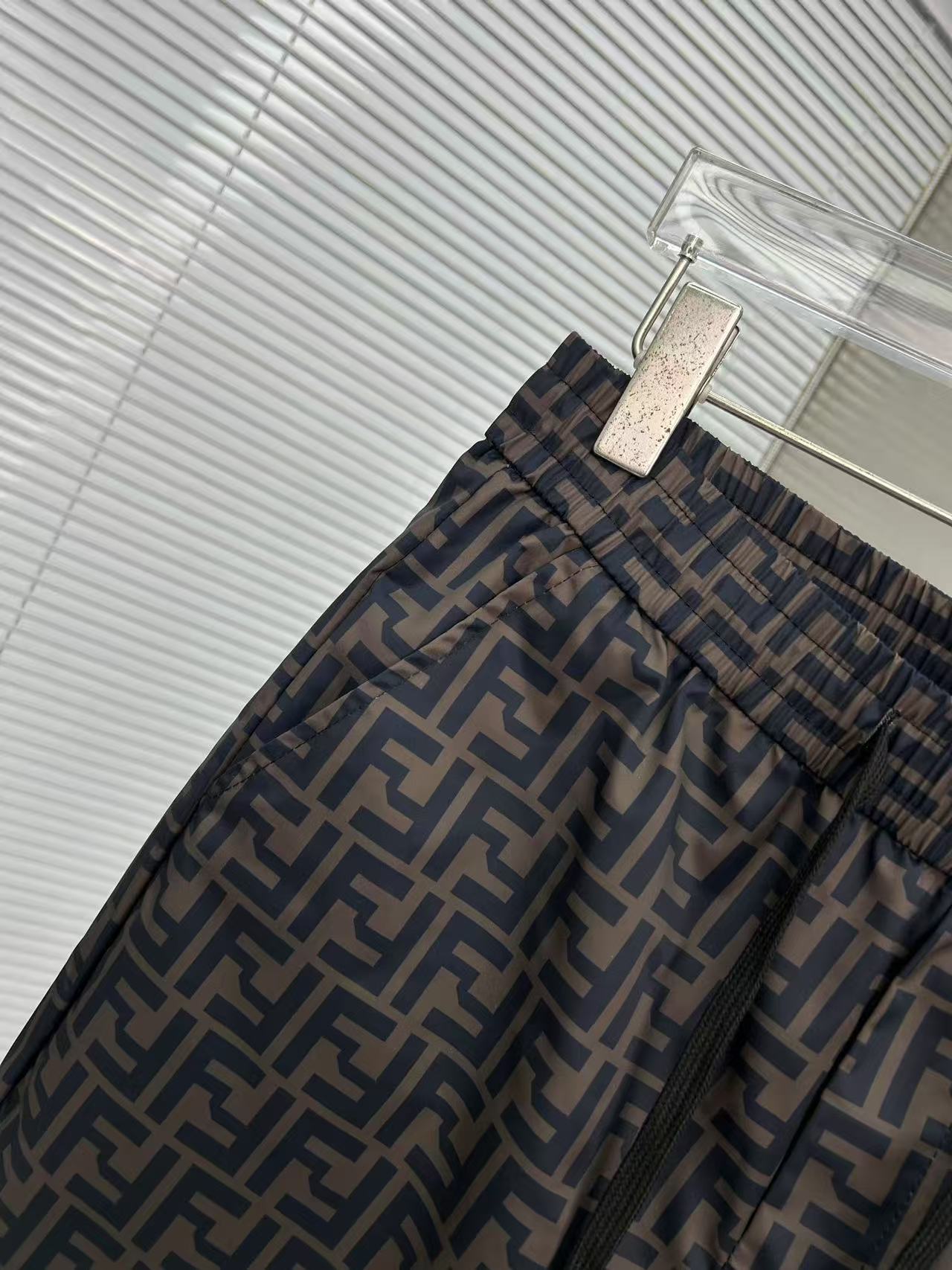 Fendi ブラックテクニカルファブリック ショートパンツ