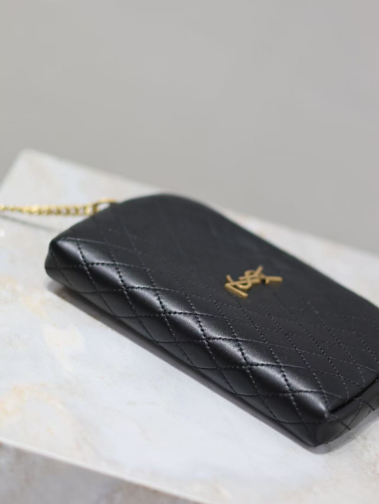 Saint Laurent サンローラン ギャビー カメラバッグ（ラムスキン）