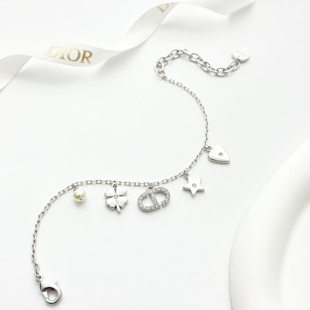 DIOR Petit CD Lucky Charms ブレスレット