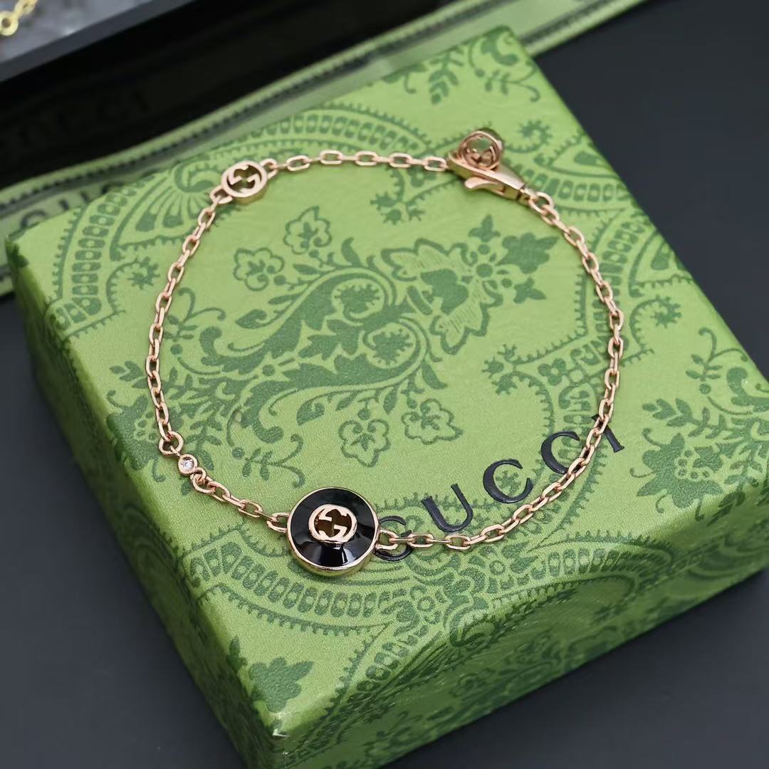 〔グッチ インターロッキング〕18K チェーン ブレスレット