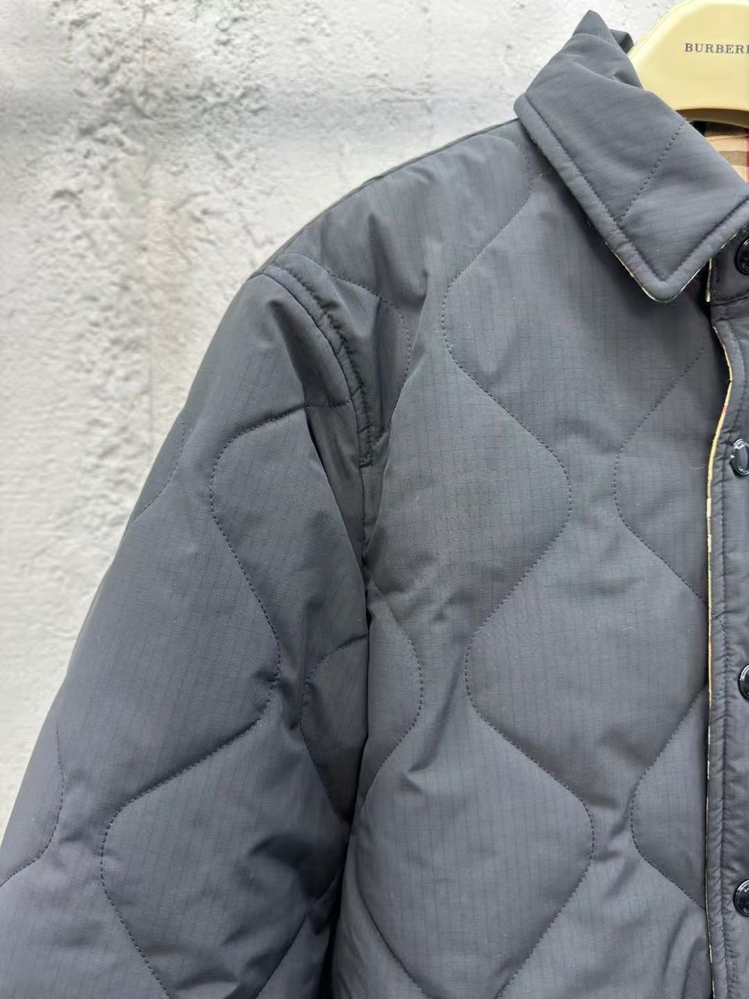 Burberry リバーシブル キルティング ナイロン オーバーシャツ