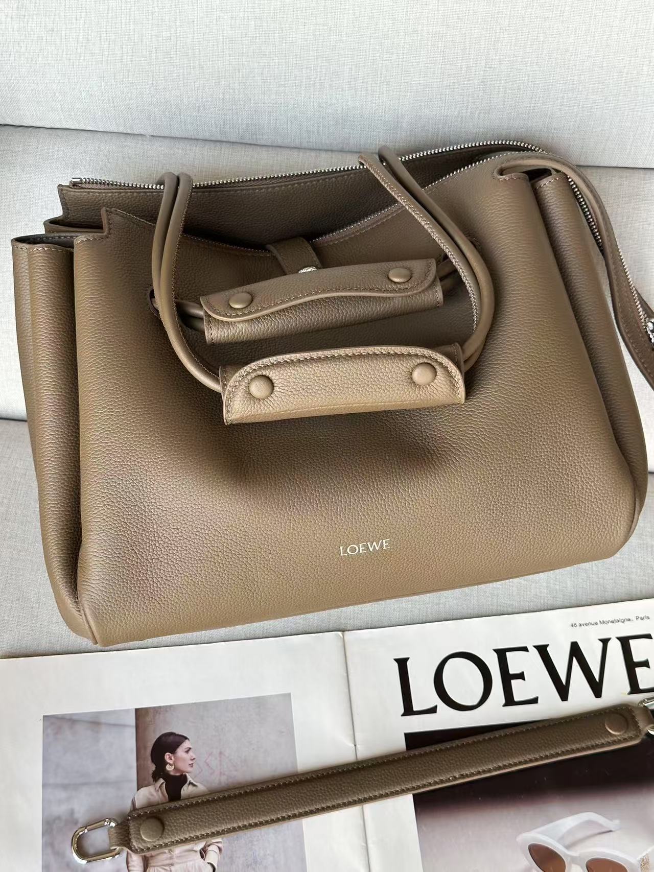 Loewe マドリードバッグ ミディアム（サプルグレインカーフ）