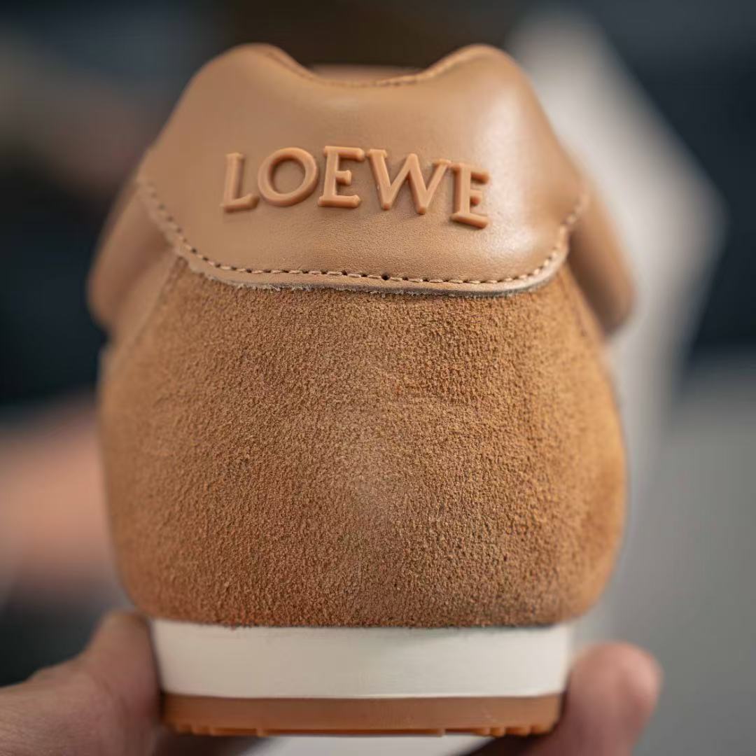 Loewe バレエランナー 2.0（ソフトカーフ）