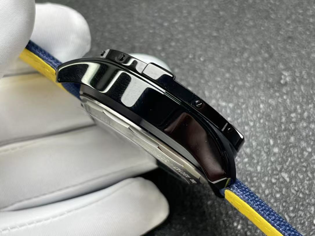 Breitling ブライトリング アベンジャー B01 クロノグラフ 44 ナイト ミッション US ネイビー アカデミー