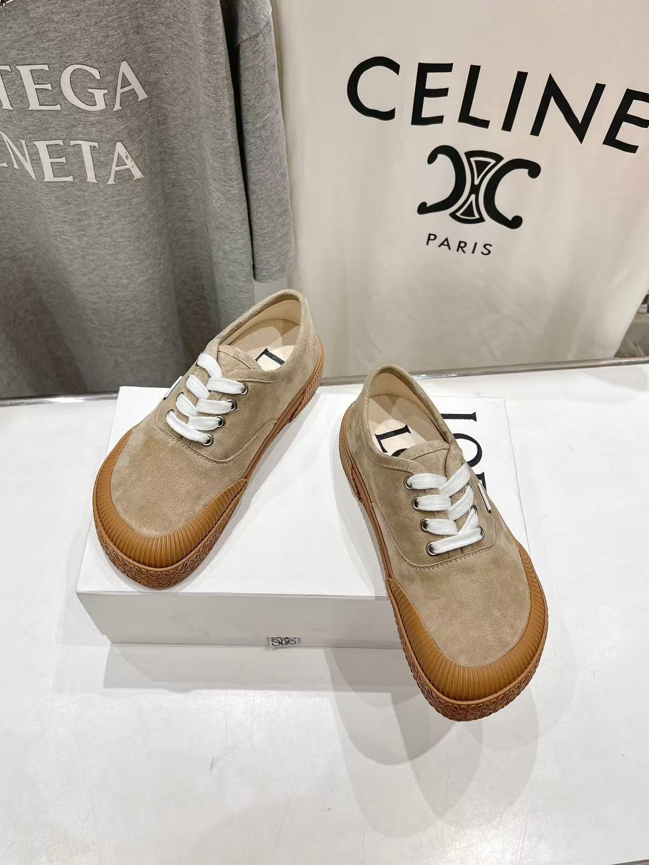 Loewe テラバルカ レースアップスニーカー（スエード）