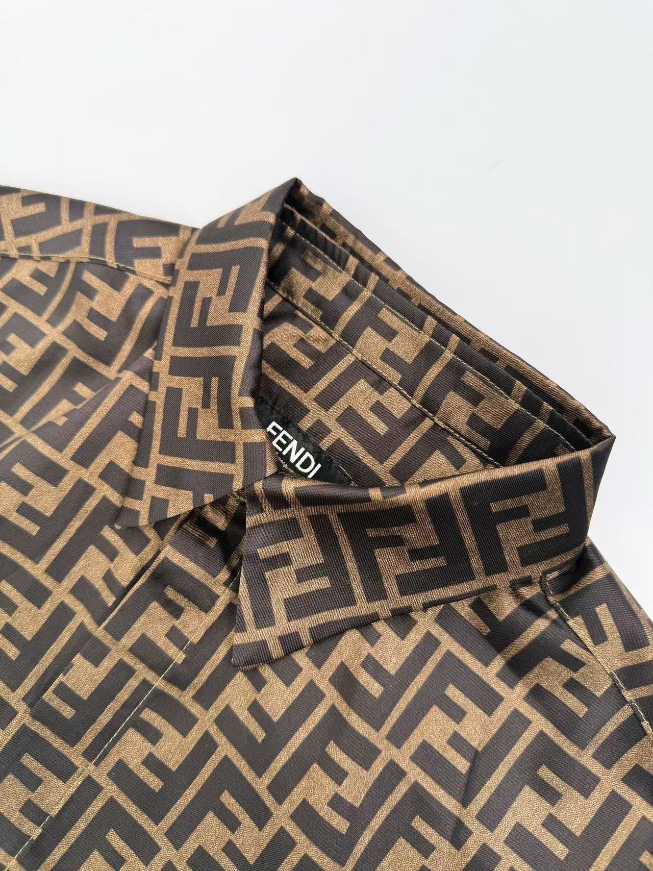 Fendi ブラウンシルク シャツ
