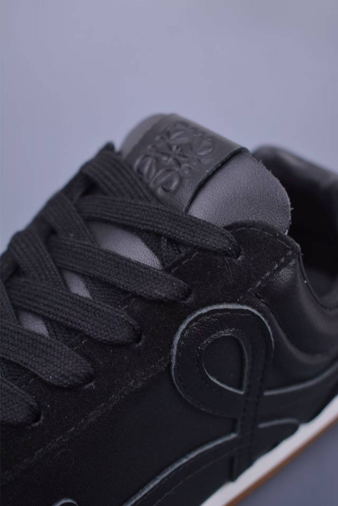 Loewe バレエランナー 2.0（ソフトカーフ）