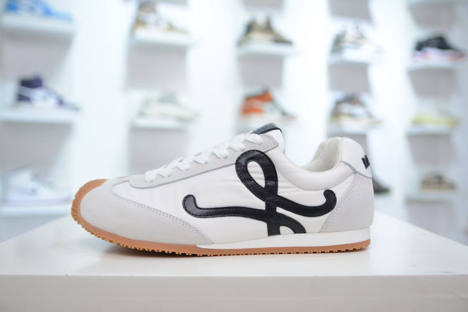 Loewe バレエランナー 2.0（ナイロン&カーフ）