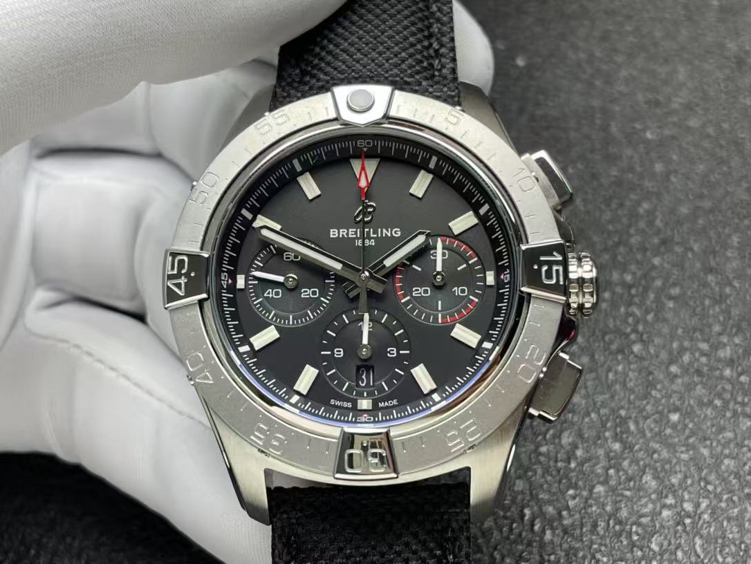  Breitling ブライトリング スーパー アベンジャー B01 クロノグラフ 46