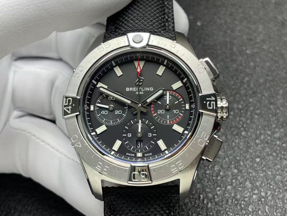  Breitling ブライトリング スーパー アベンジャー B01 クロノグラフ 46