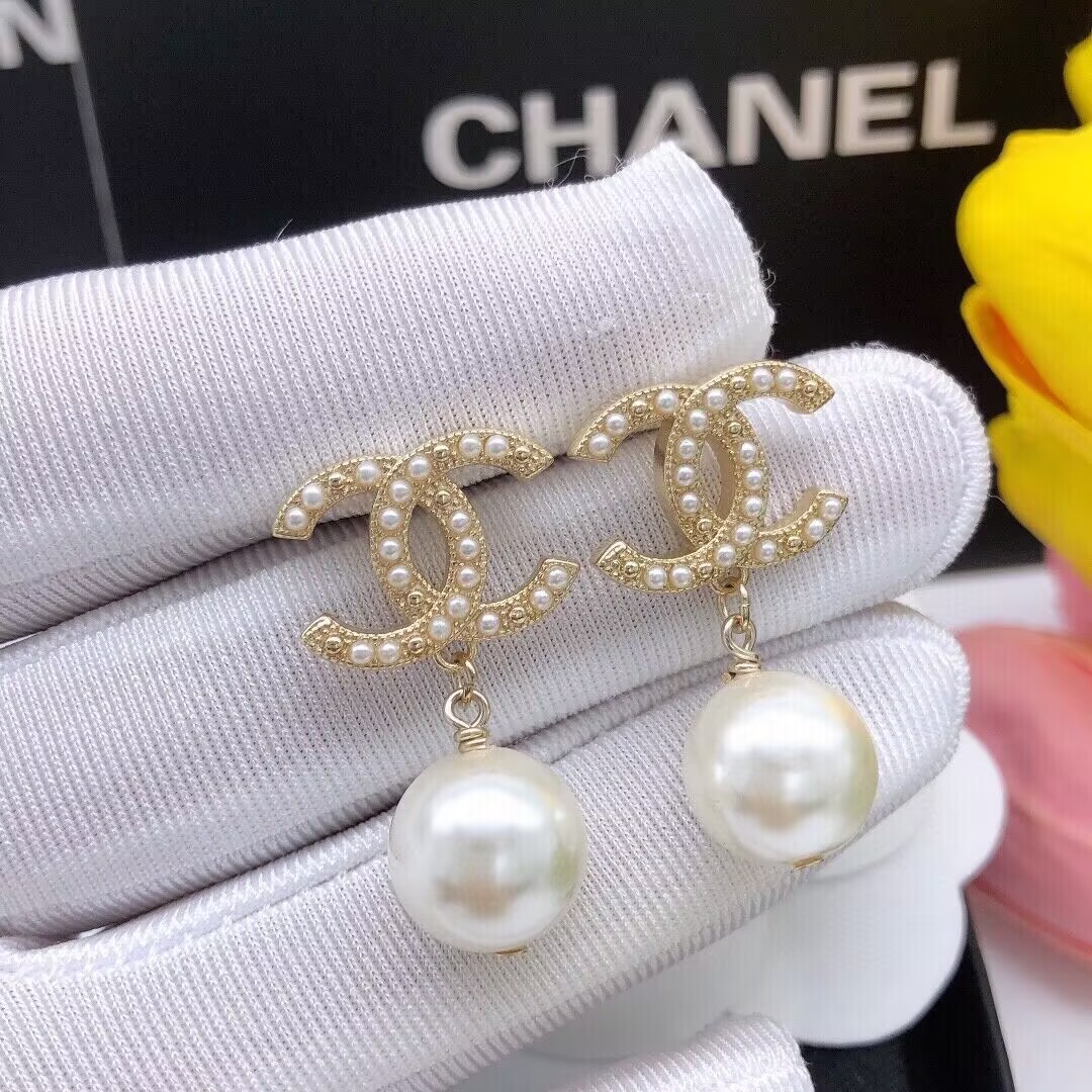 CHANEL COCOパールスウィングピアス