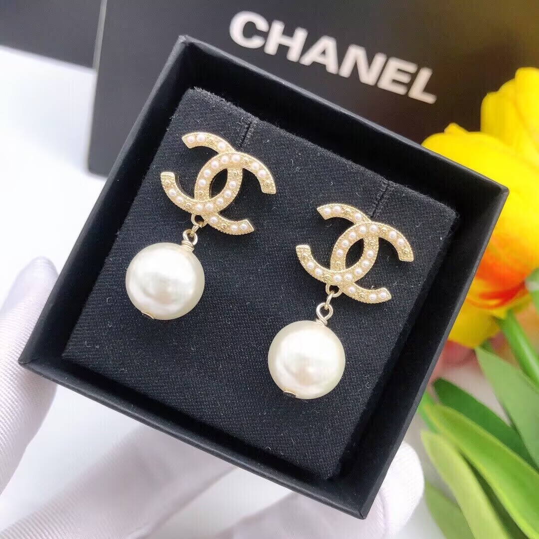 CHANEL COCOパールスウィングピアス