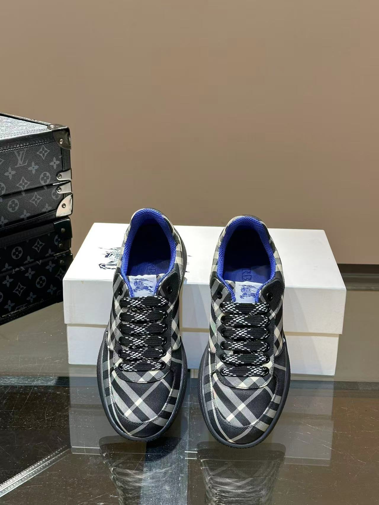 Burberry チェック テラススニーカー