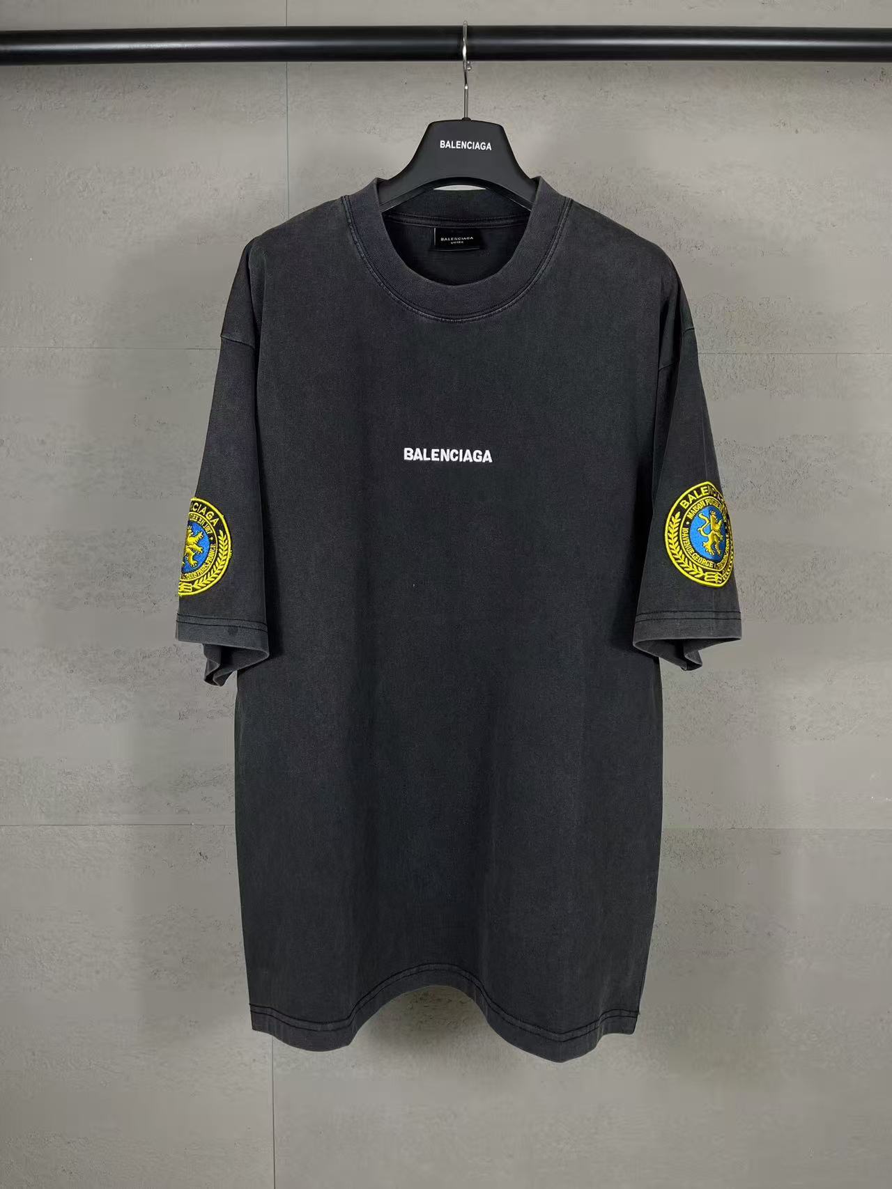 Balenciaga ブラック の メンズ UNIFORM MERCH オーバーサイズ Tシャツ