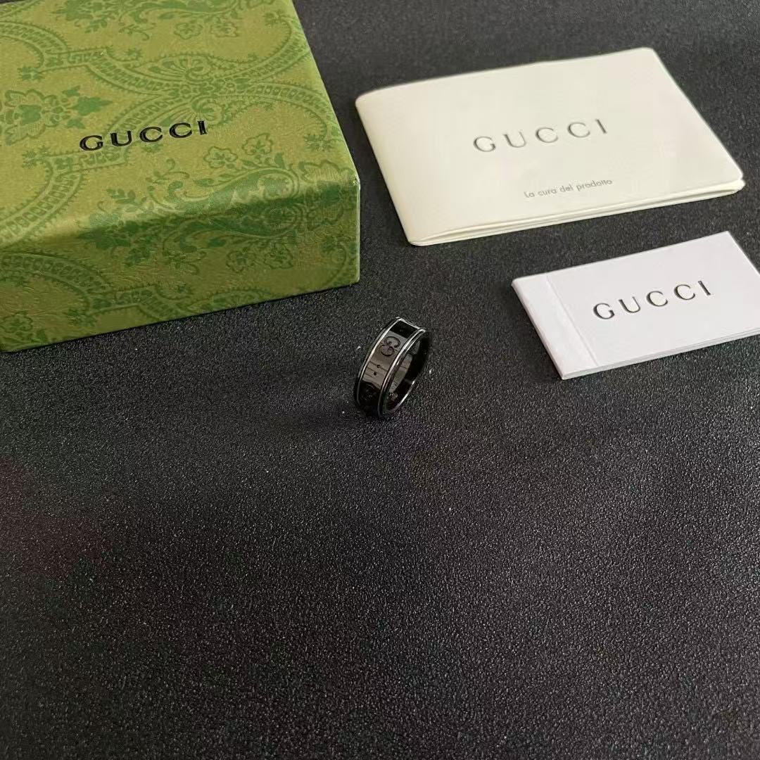 GUCCI オンライン限定 シンバンド ホワイトゴールド/ブラックコランダム