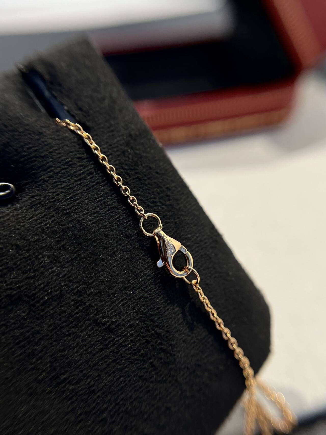 LOVE ネックレス