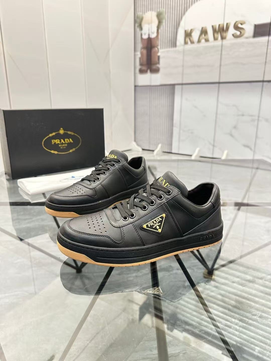 Prada プラダ ダウンタウン ナッパレザー スニーカー