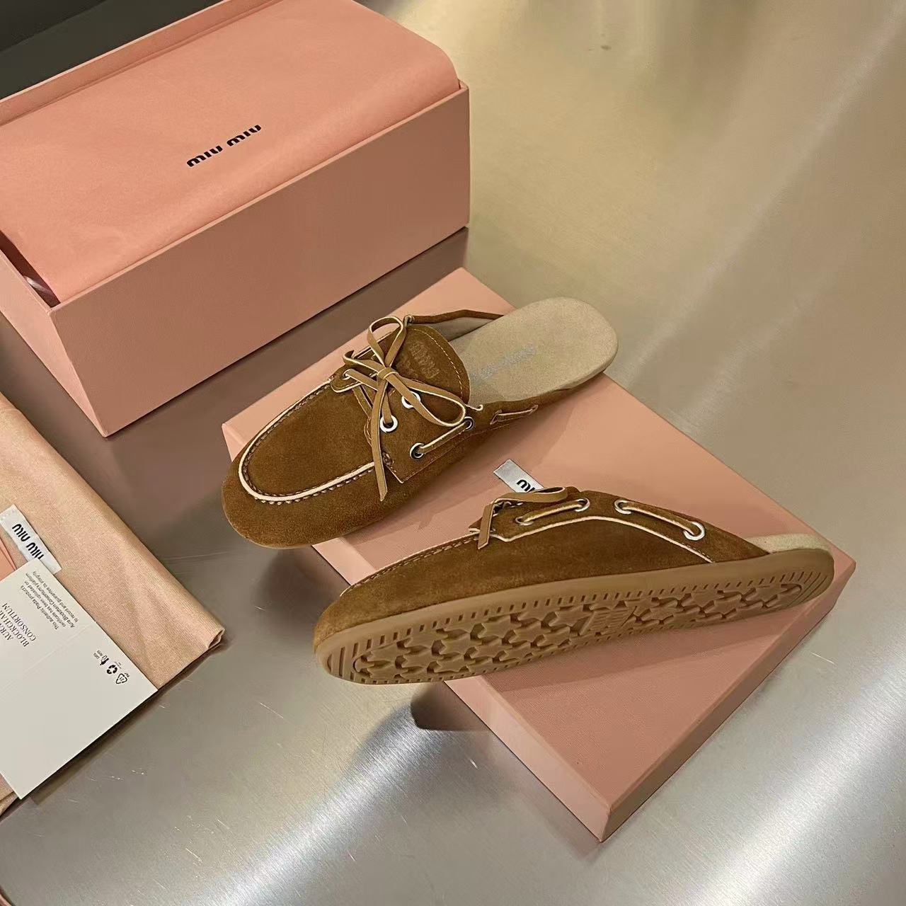 miumiu スエードのミュール