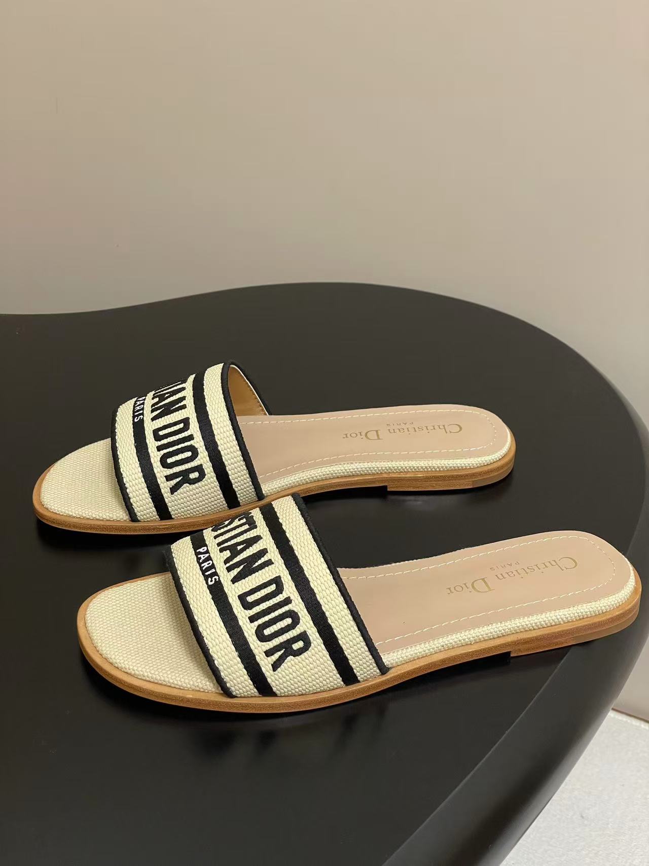 DIOR スライド ラフィア & エンブロイダリー コットン