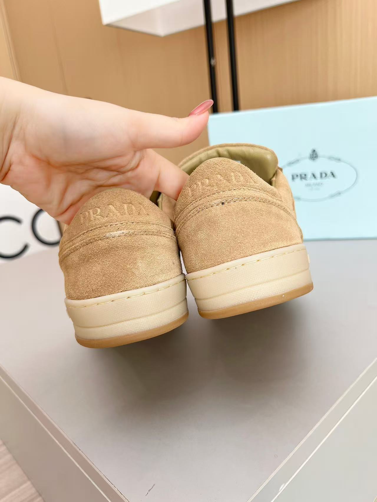 Prada プラダ ダウンタウン デラヴェスエード スニーカー