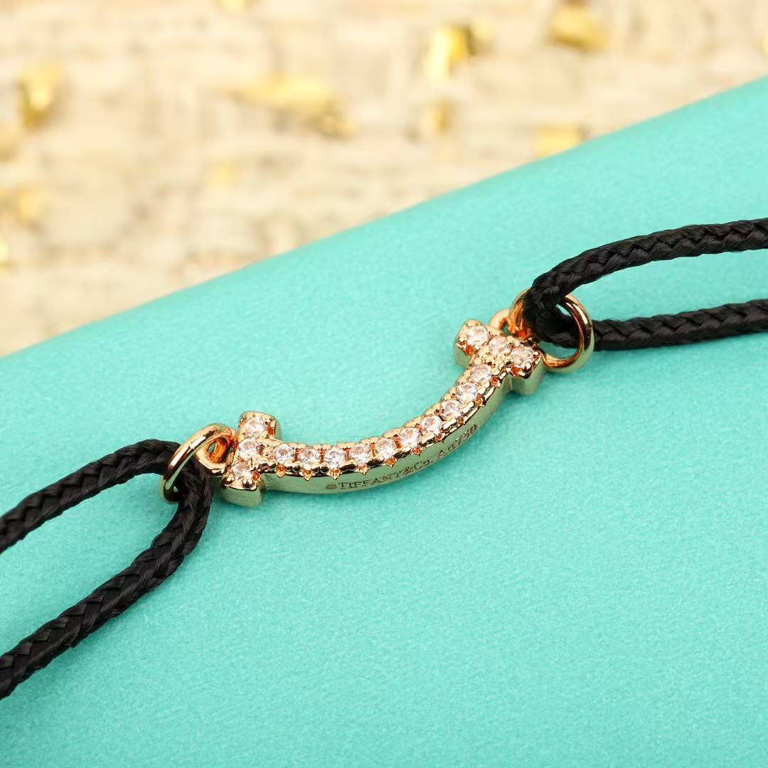 スマイル ブレスレット ローズゴールドにダイヤモンドをセッティング、ブラック コード